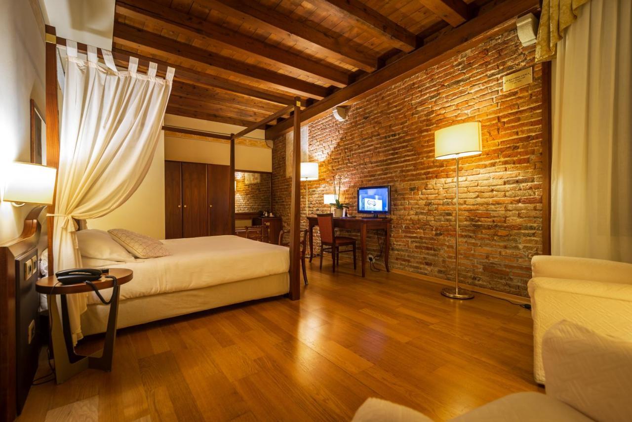 Hotel Alla Torre Castelfranco Veneto Bagian luar foto