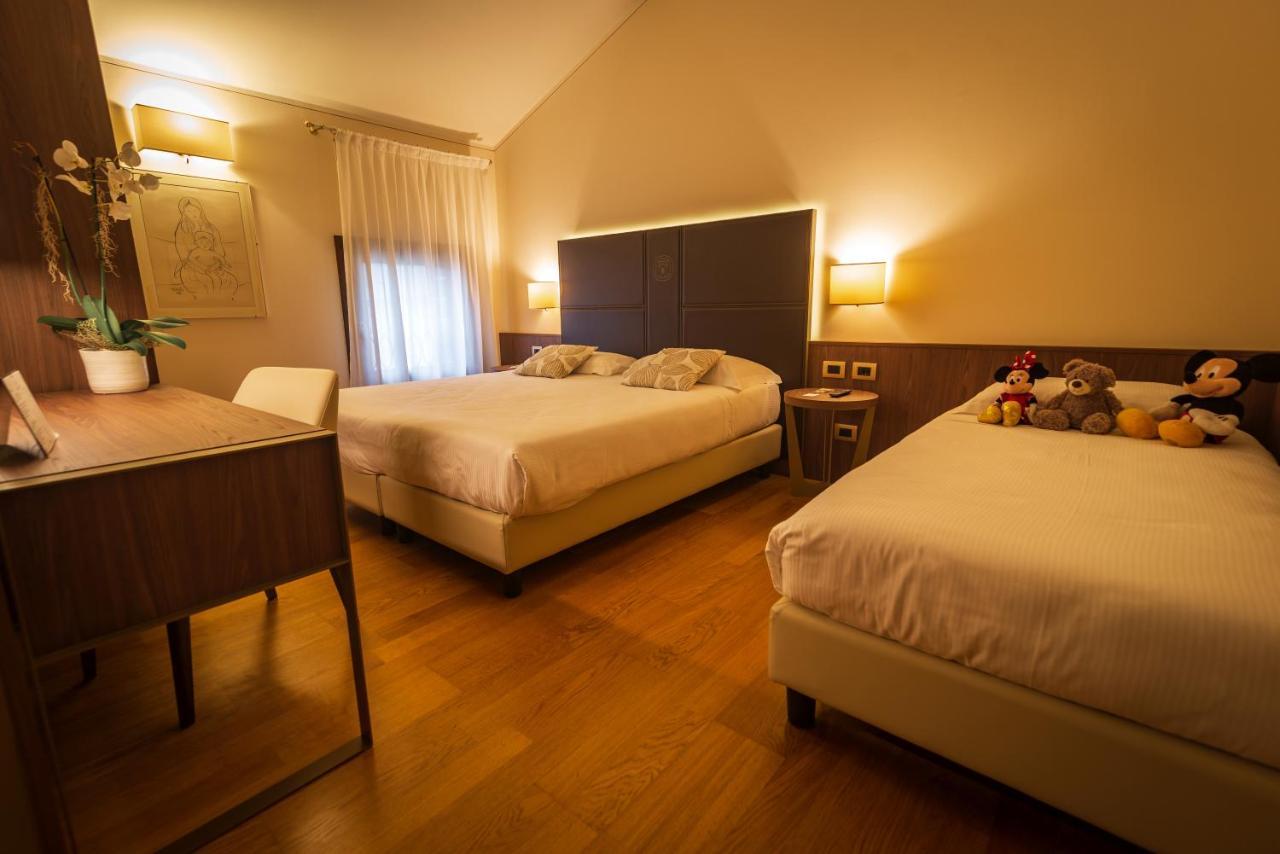 Hotel Alla Torre Castelfranco Veneto Bagian luar foto